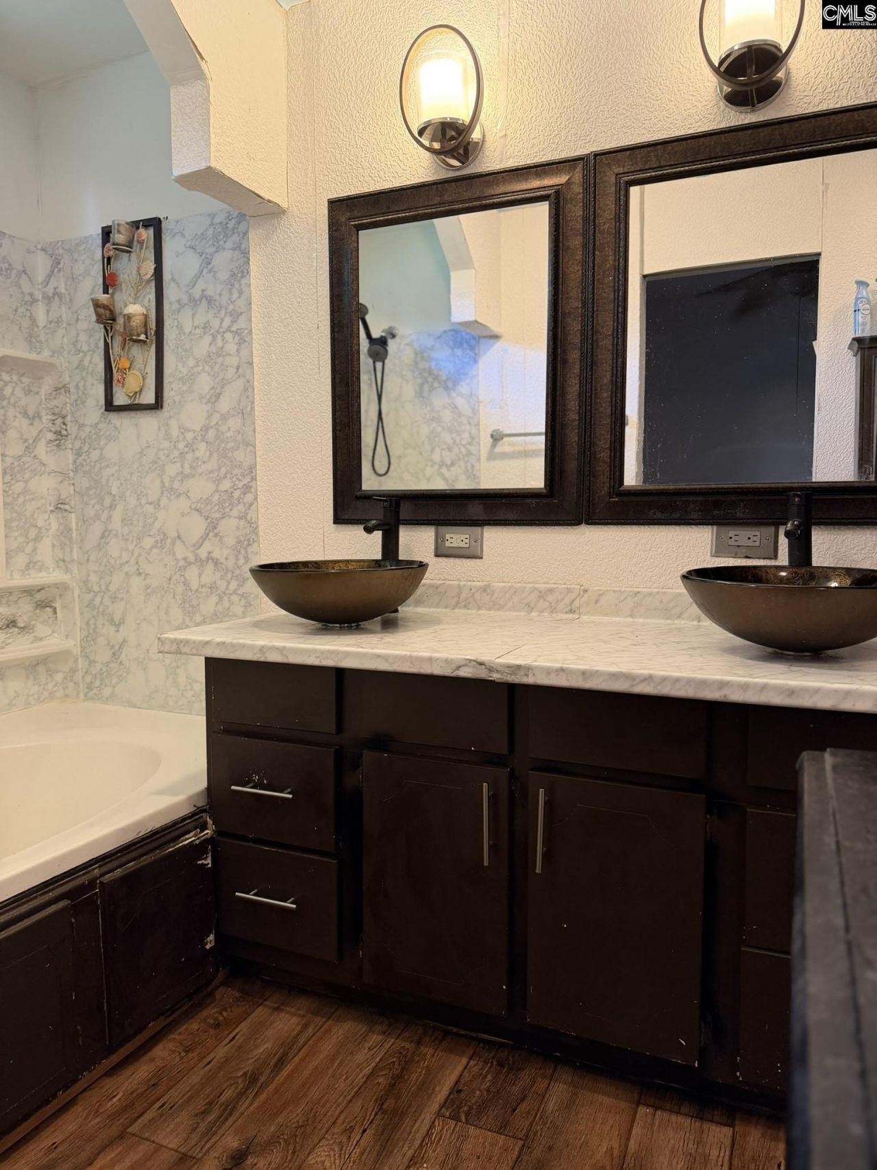 1303 Elmore Street Photo 35