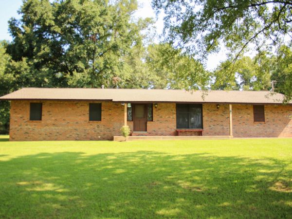 1608 S Adams St., Fulton, MS 38843