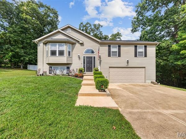 9431 Swanee Drive , Hillsboro, MO 63050