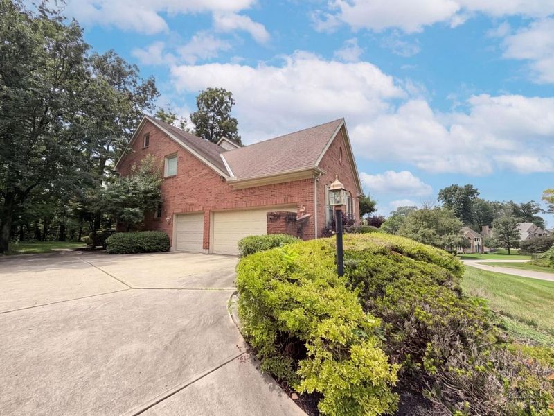 6667 Miami Woods Drive, Miami Township, OH 45140 Photo 3