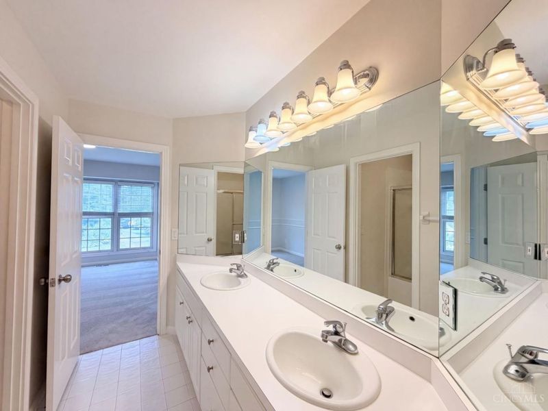 6667 Miami Woods Drive, Miami Township, OH 45140 Photo 30