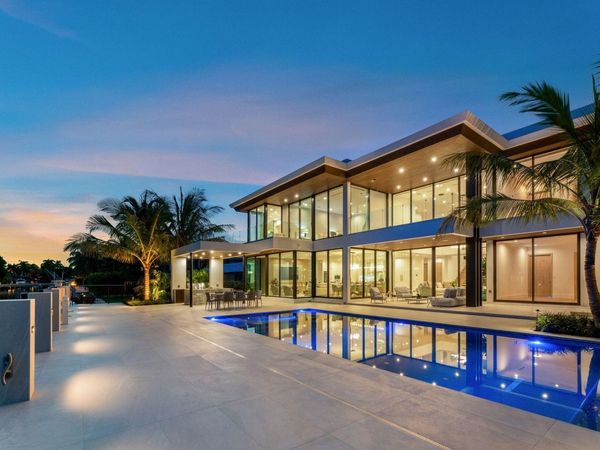 2400 Barcelona Drive, Fort Lauderdale, FL 33301