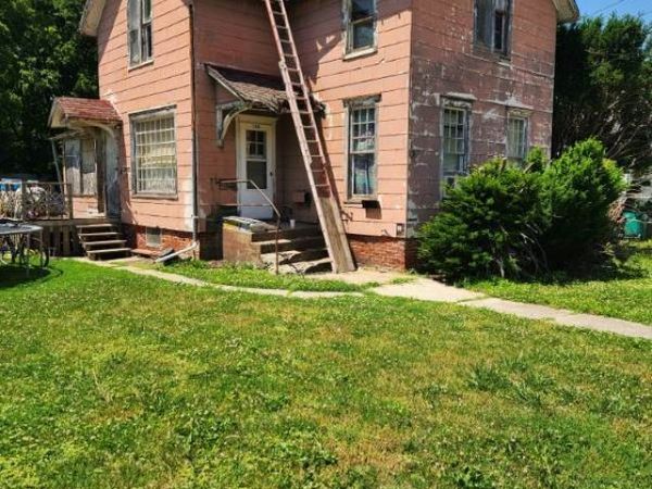106 Lincoln Street , Galesburg, IL 61401