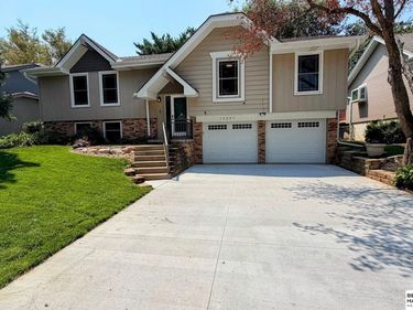 15257 Bemis Street, Omaha, NE 68154