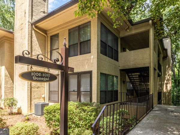 1006 Donegal SE, Smyrna, GA 30080