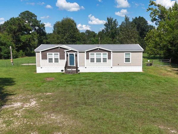 2690 Salem Church Road , Sneads, FL 32460