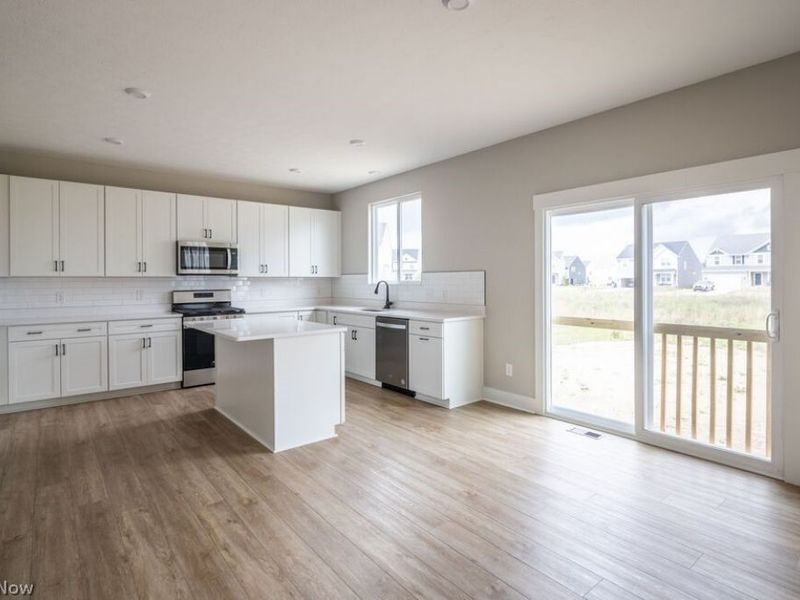 821 Colesbourne Circle , Green, OH 44685 Photo 13