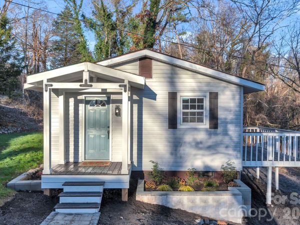 49 E Livingston Street , Tryon, NC 28782