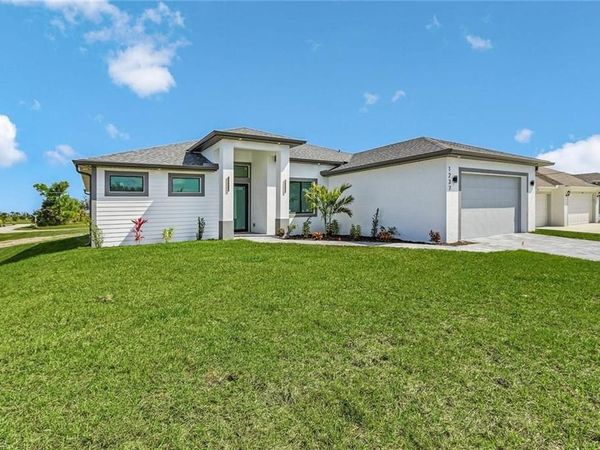 121 Gleason PKWY , CAPE CORAL, FL 33914
