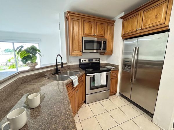 3409 NW 44th St , Unit 106, Oakland Park, FL 33309