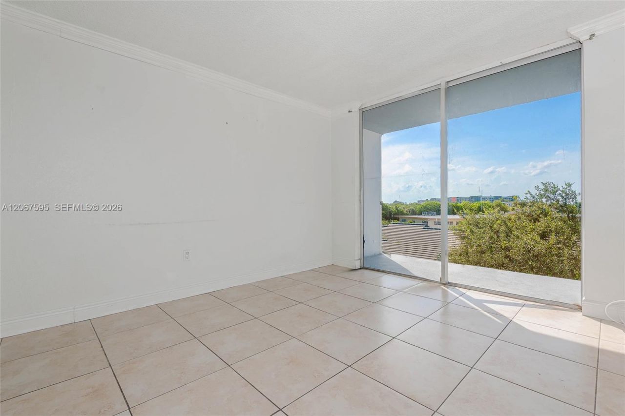 1805 Sans Souci Blvd, Unit 532, North Miami, FL 33181 Photo