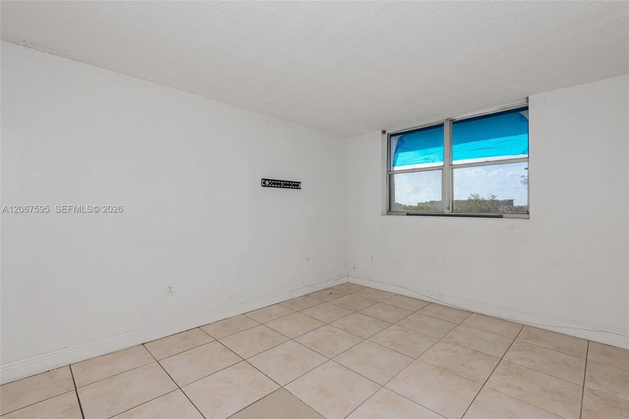 1805 Sans Souci Blvd, Unit 532, North Miami, FL 33181 Photo
