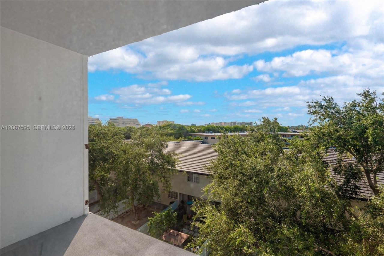 1805 Sans Souci Blvd, Unit 532, North Miami, FL 33181 Photo