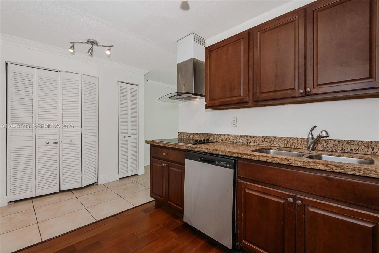 1805 Sans Souci Blvd, Unit 532, North Miami, FL 33181 Photo