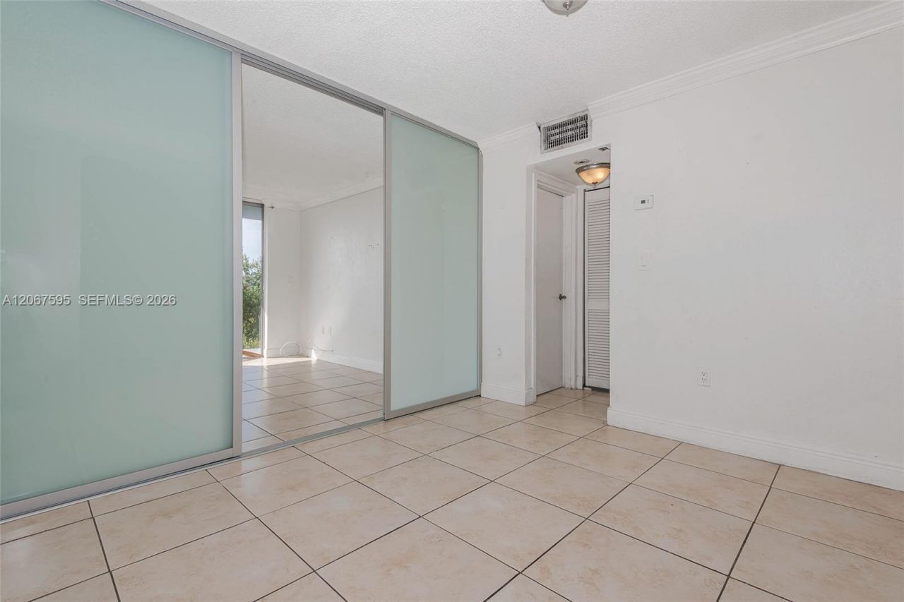 1805 Sans Souci Blvd, Unit 532, North Miami, FL 33181 Photo