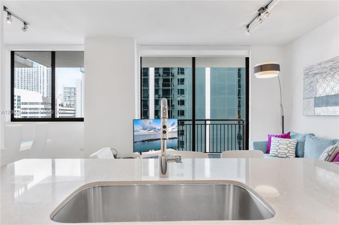 999 SW 1st Ave , Unit 2115, Miami, FL 33130 Photo