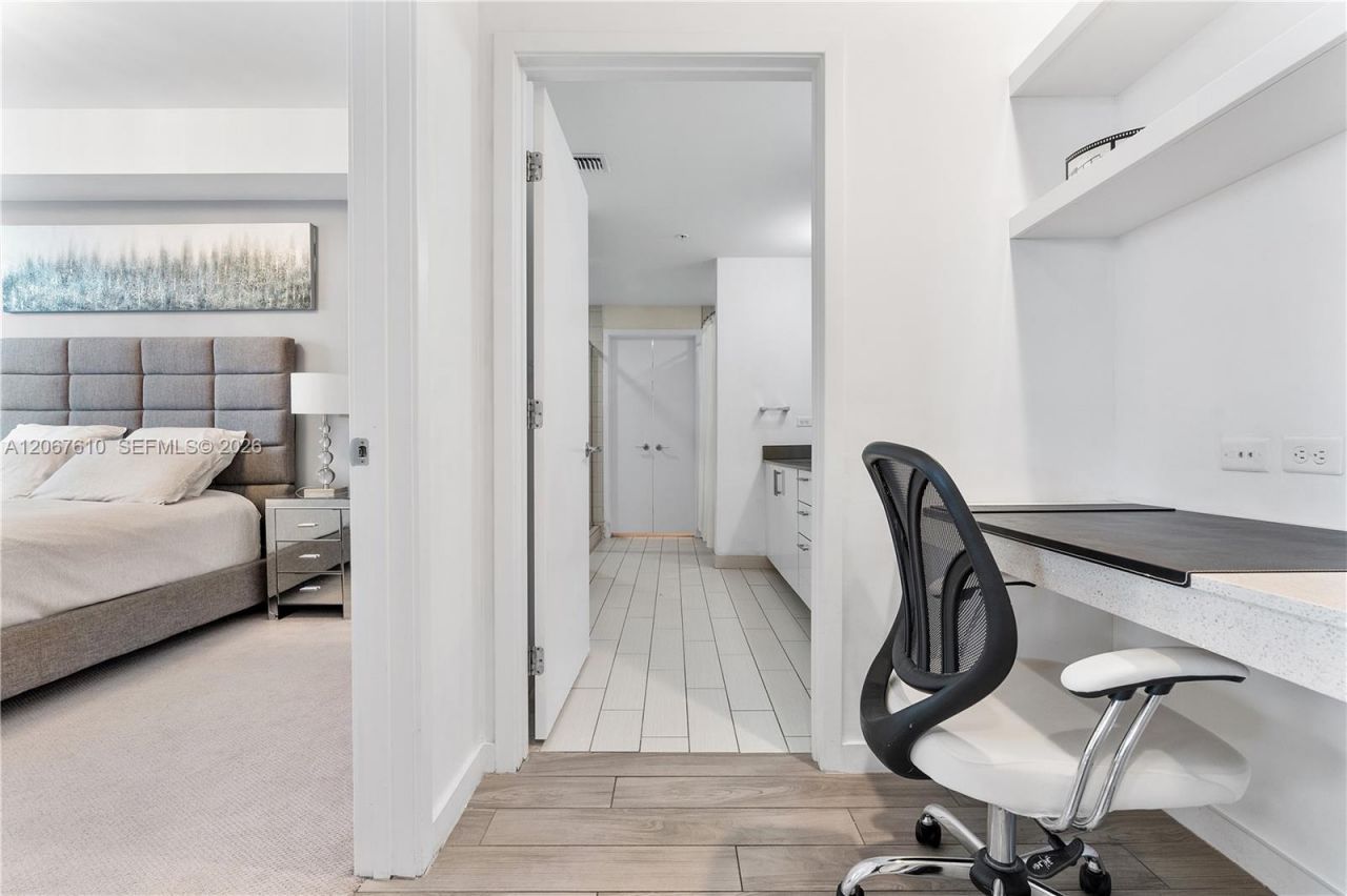 999 SW 1st Ave , Unit 2115, Miami, FL 33130 Photo