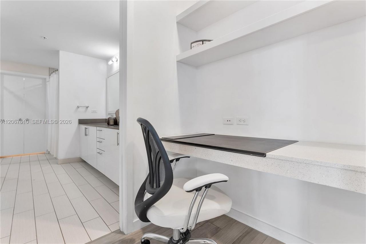 999 SW 1st Ave , Unit 2115, Miami, FL 33130 Photo