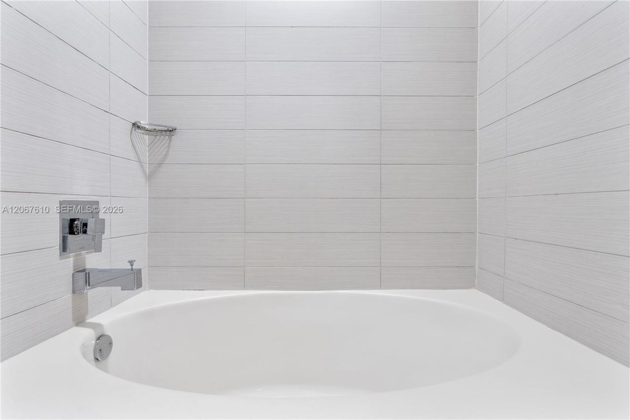 999 SW 1st Ave , Unit 2115, Miami, FL 33130 Photo