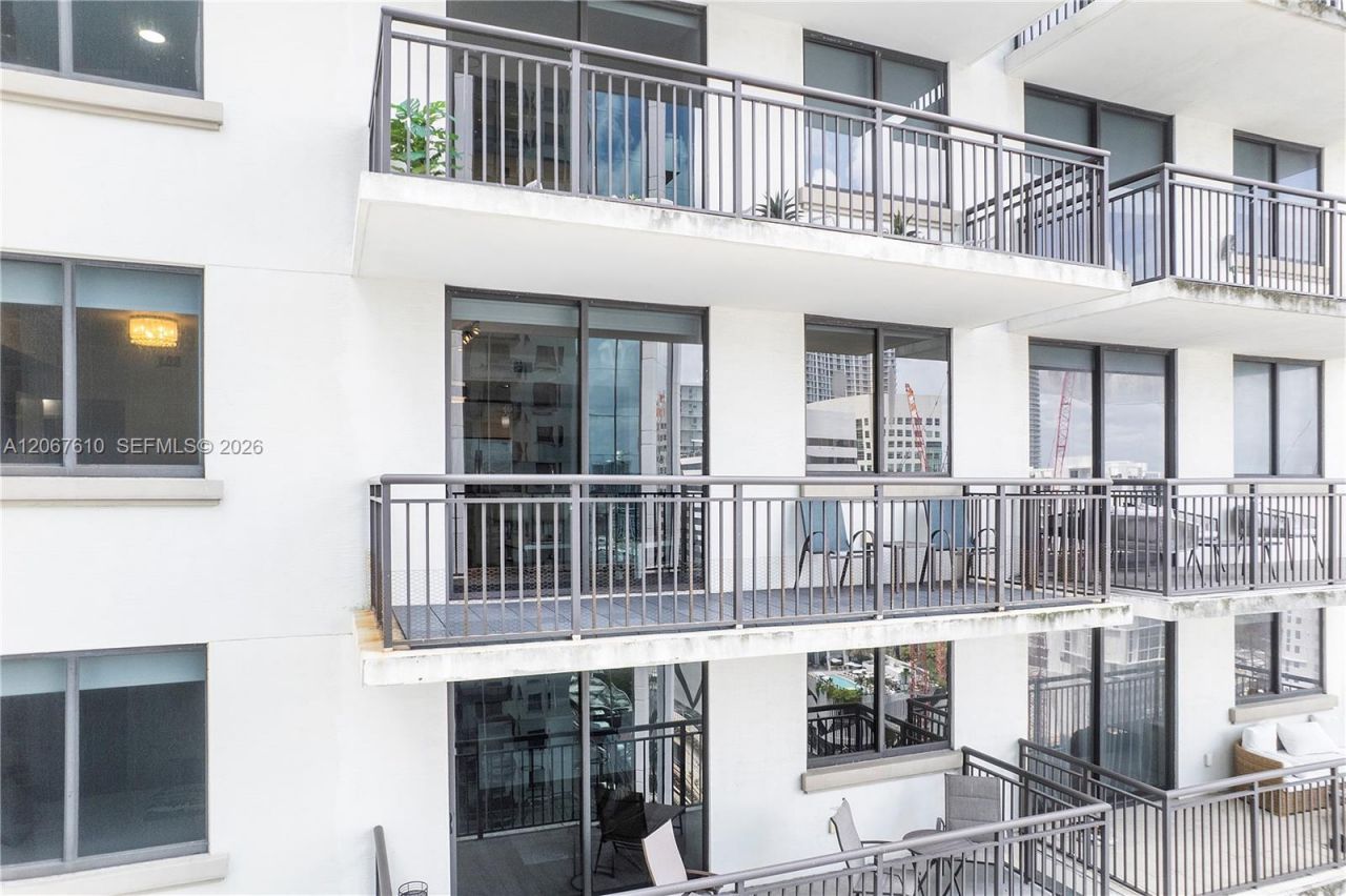 999 SW 1st Ave , Unit 2115, Miami, FL 33130 Photo
