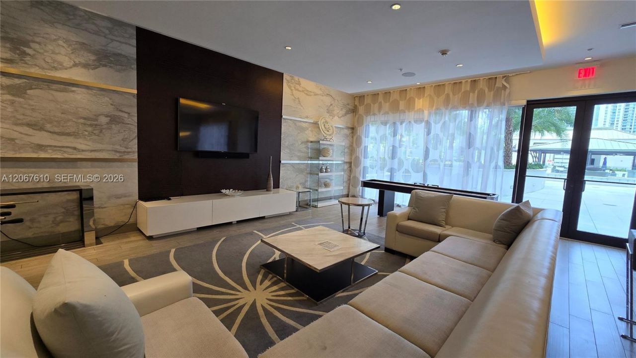 999 SW 1st Ave , Unit 2115, Miami, FL 33130 Photo