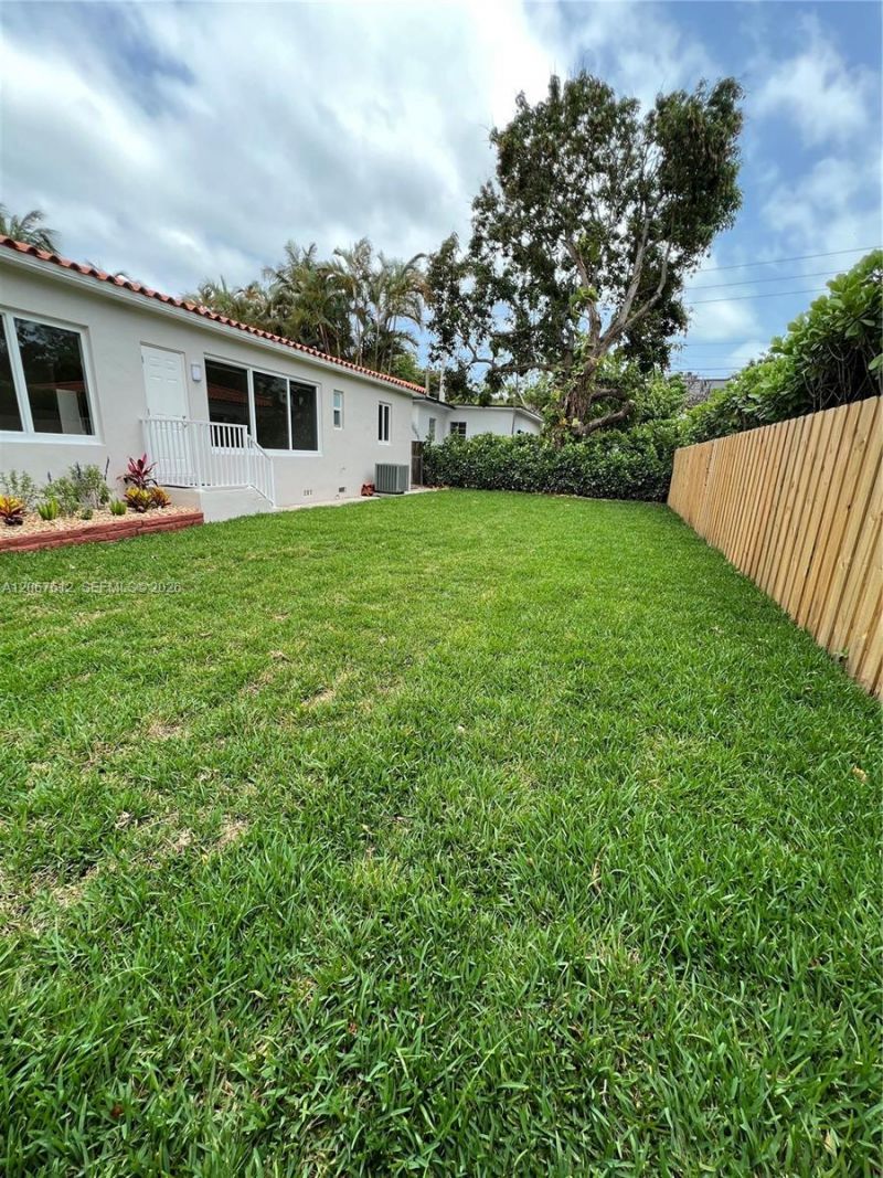 110 SW 30th Rd , Miami, FL 33129 Photo
