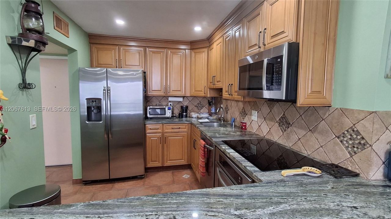 13499 Biscayne Blvd, Unit PH1712, North Miami, FL 33181 Photo