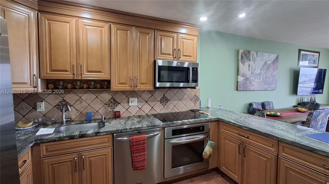 13499 Biscayne Blvd, Unit PH1712, North Miami, FL 33181 Photo