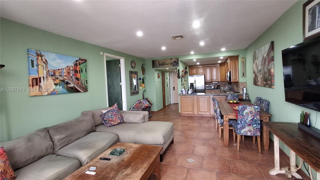 13499 Biscayne Blvd, Unit PH1712, North Miami, FL 33181 Photo