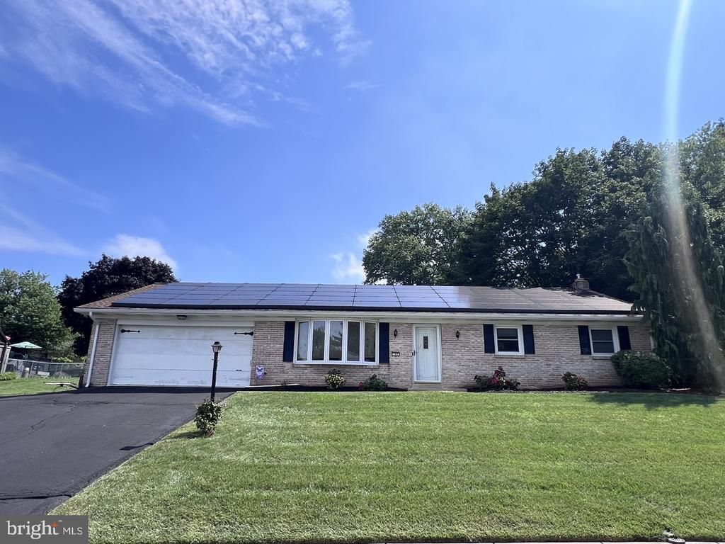 107 BROAD, AKRON, PA 17501