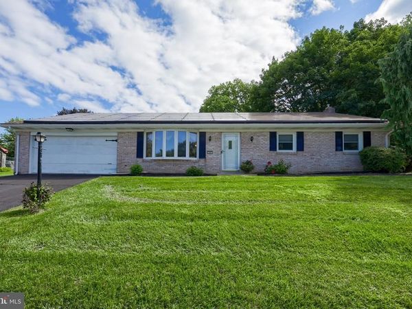 107 BROAD, AKRON, PA 17501