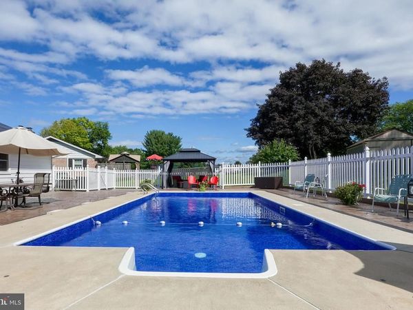 107 BROAD, AKRON, PA 17501