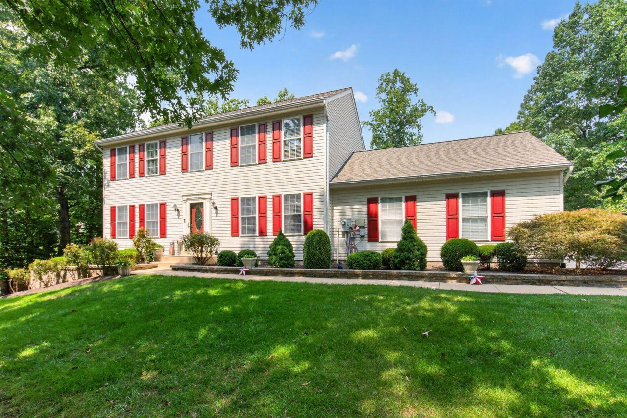 8910 Jameson Street, Lorton, VA 22079 Main Photo