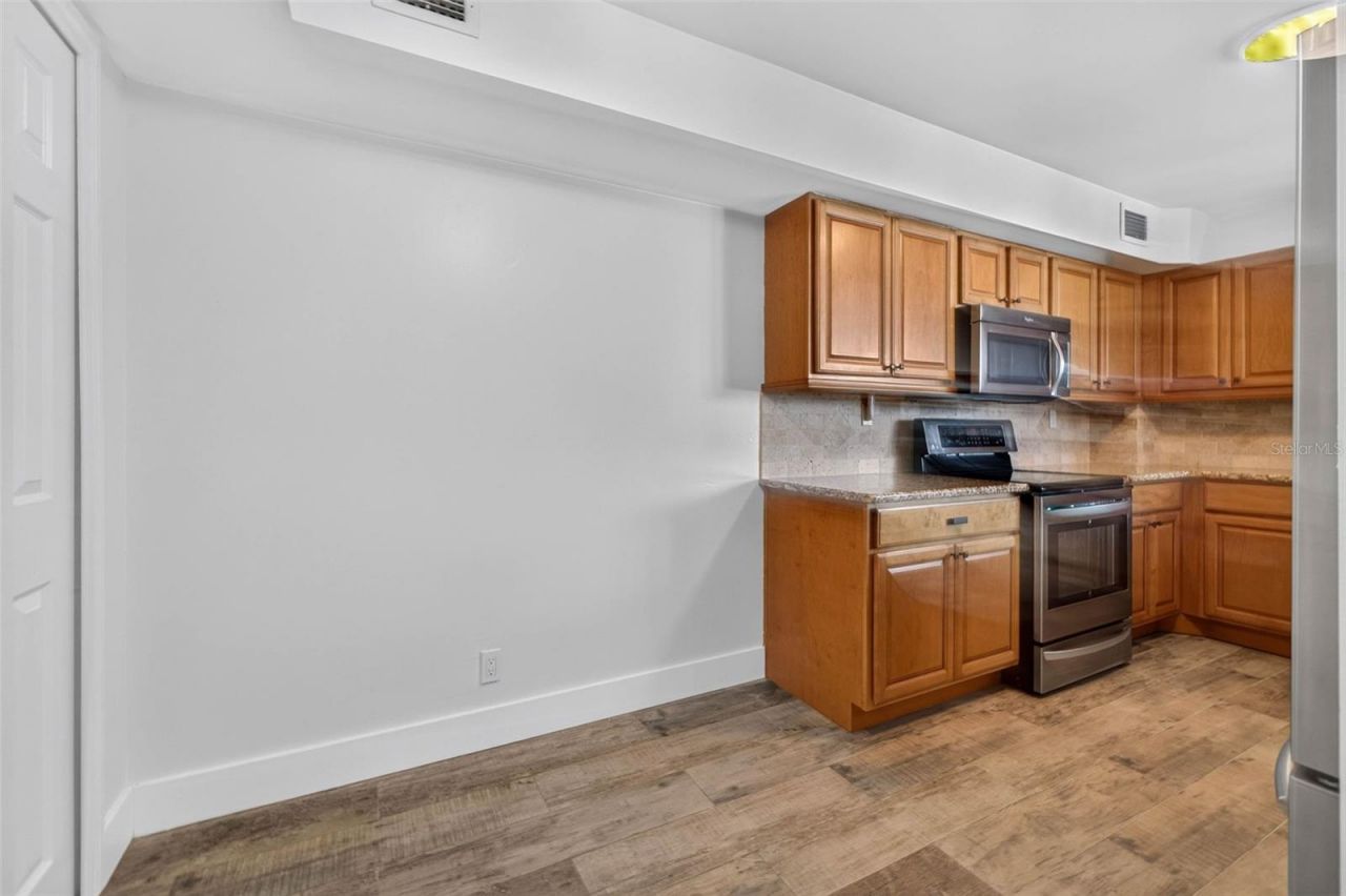 5541 Puerta Del Sol Boulevard S, Unit 412, Saint Petersburg, FL 33715 Photo