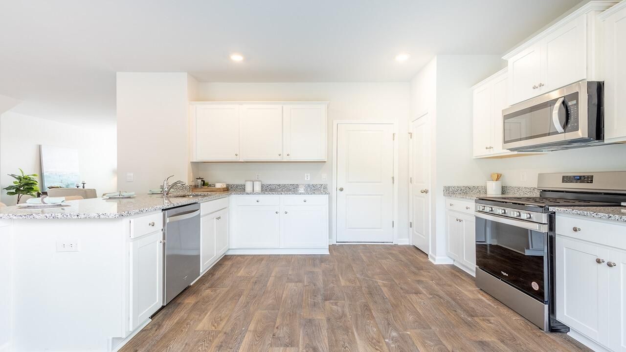 1021 Refuge Way Photo 4