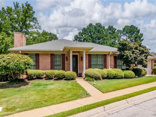 1826 Fox Ridge Road, Tuscaloosa, AL 35406