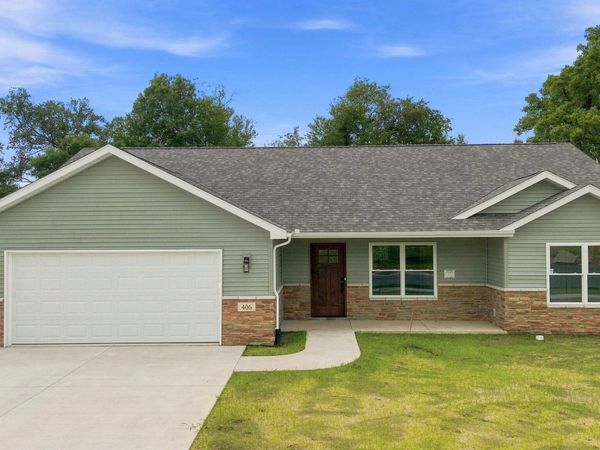 406 Kapok Street SW, DeMotte, IN 46310