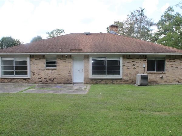 124 E QUEENS Drive , Slidell, LA 70458
