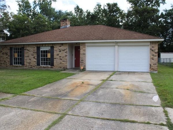 124 E QUEENS Drive, Slidell, LA 70458