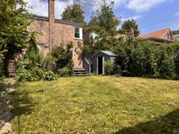 2925 W Jerome Street , Chicago, IL 60645