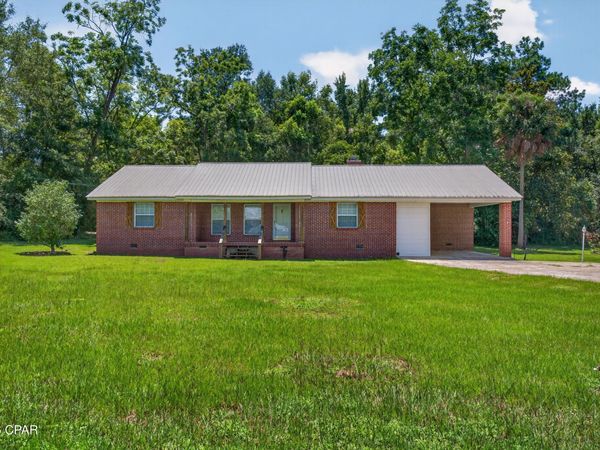 1099 8th Avenue , Graceville, FL 32440