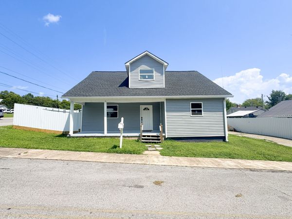 112 Cato St , Hartsville, TN 37074