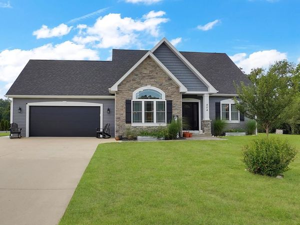 404 Appletree LANE, Eagle, WI 53119