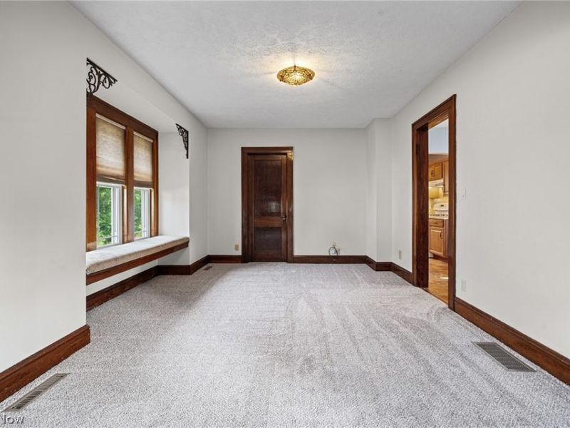 957 Cleveland Avenue , Amherst, OH 44001 Photo 10