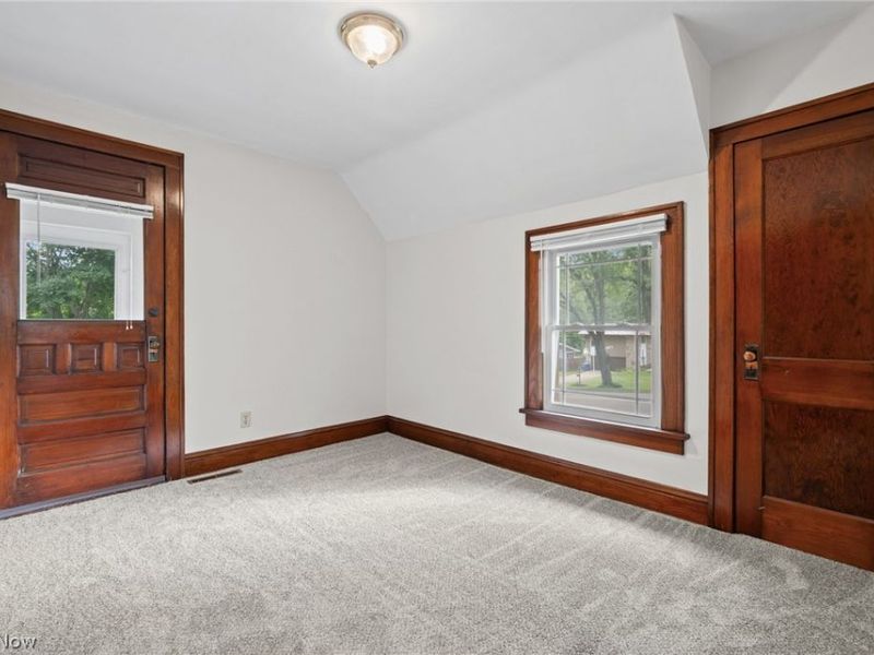 957 Cleveland Avenue , Amherst, OH 44001 Photo 18