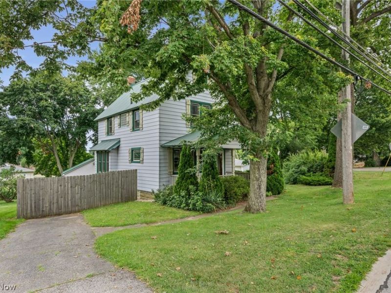957 Cleveland Avenue , Amherst, OH 44001 Photo 5