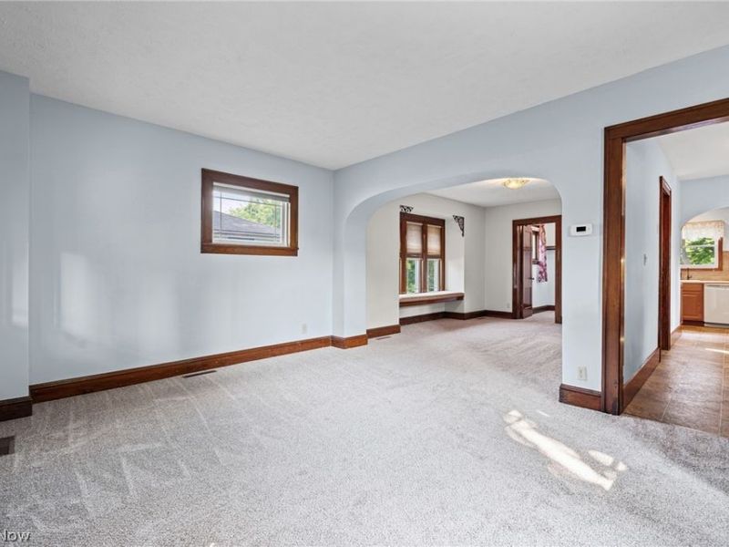 957 Cleveland Avenue , Amherst, OH 44001 Photo 7