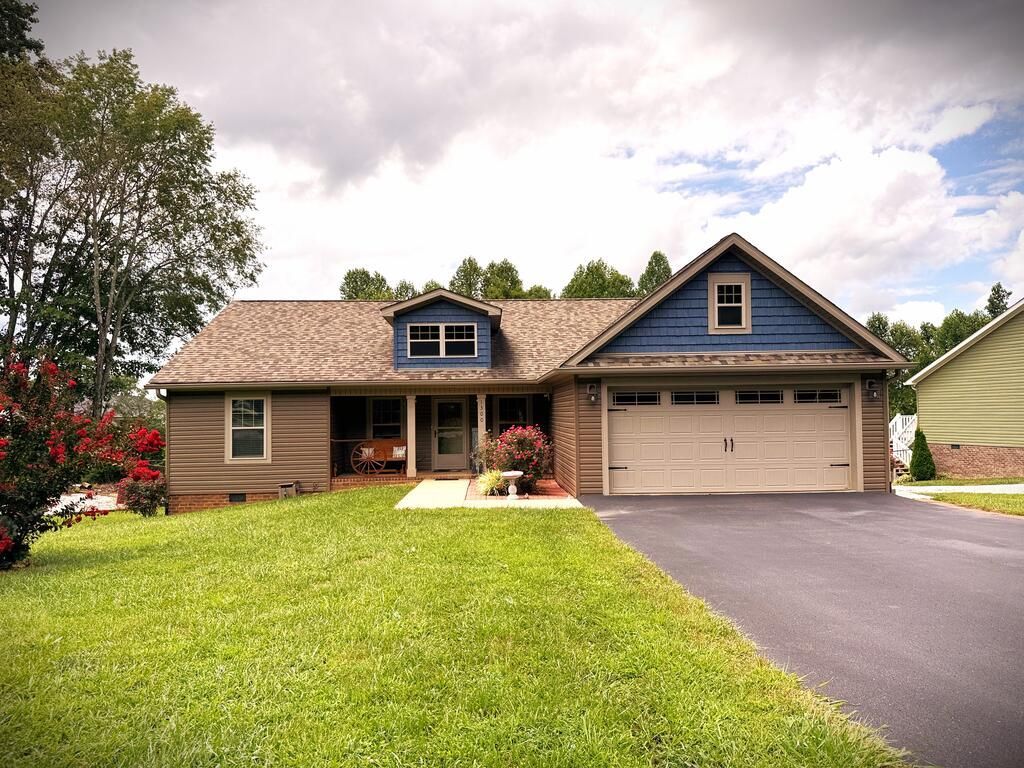 1300 Villa Dr, Livingston, TN 38570 Main Photo