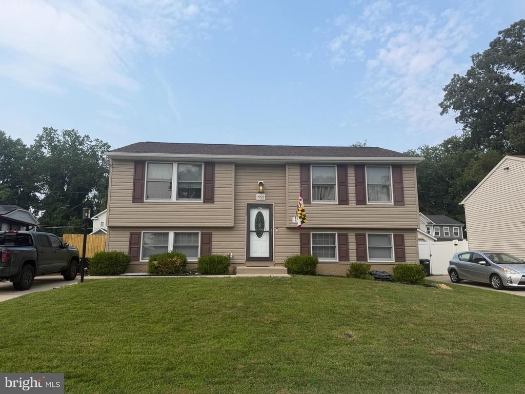 1922 SUE CREEK DRIVE , ESSEX, MD 21221