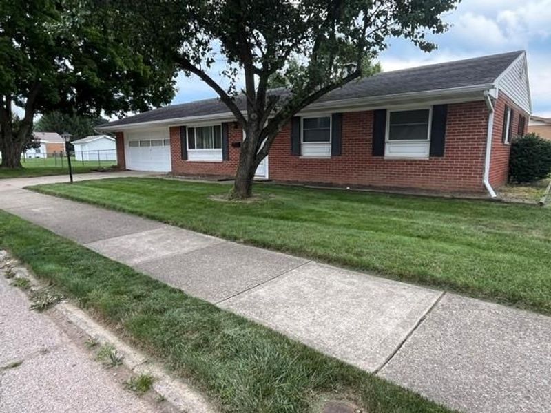 1153 Greenfield Drive, Troy, OH 45373 Photo 2